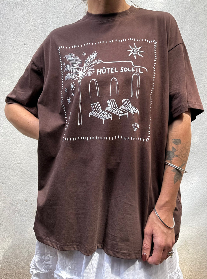 Hotel Soleil Graphic Tee – Chocolate – By Frankie
