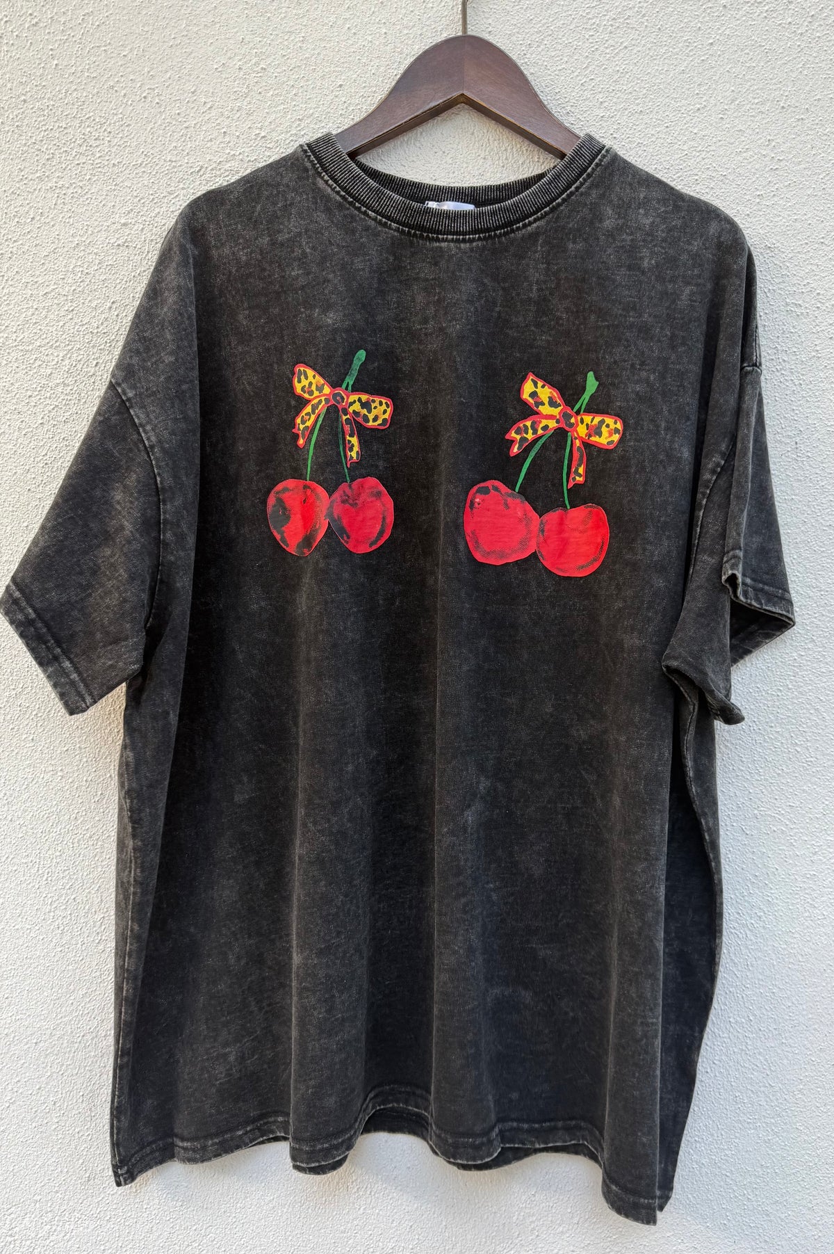 Washed Black Vintage Bow & Cherry Graphic Tee – By Frankie
