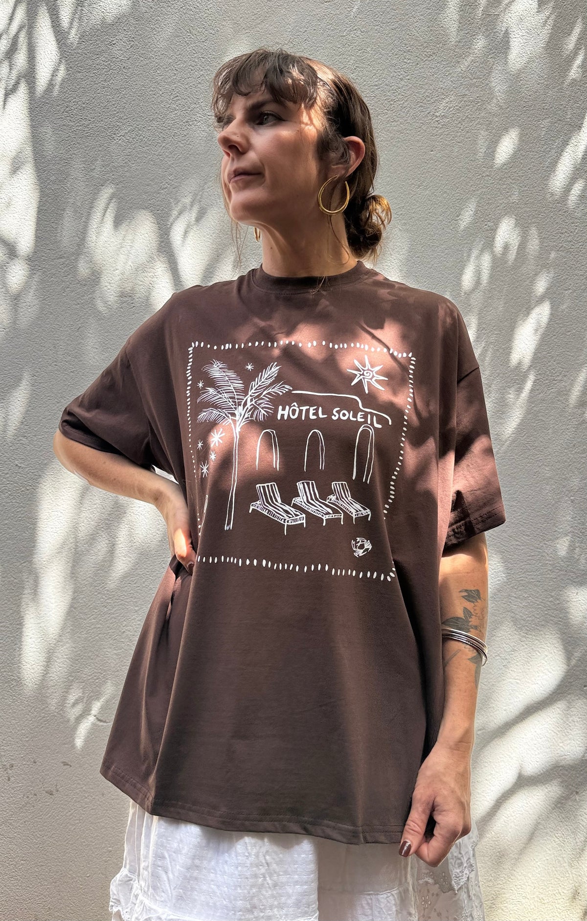 Hotel Soleil Graphic Tee – Chocolate – By Frankie
