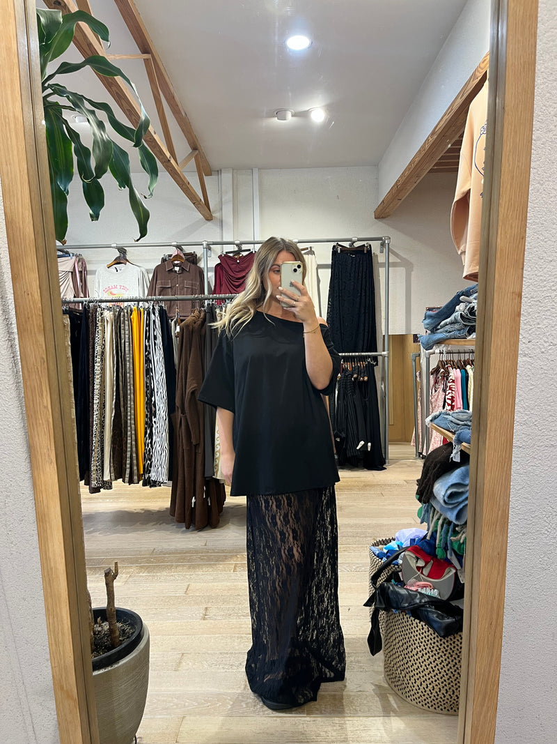 One Shoulder Tshirt & Lace Skirt Set - Black / By Frankie