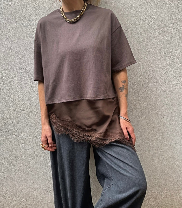 Chocolate Lace Hem Tee – By Frankie