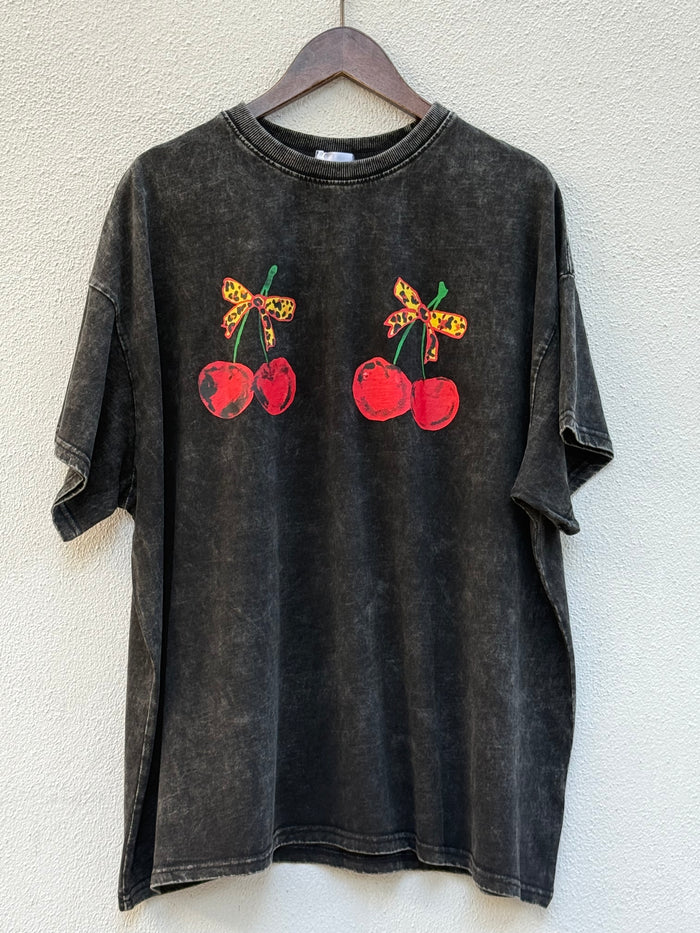 Washed Black Vintage Bow & Cherry Graphic Tee – By Frankie