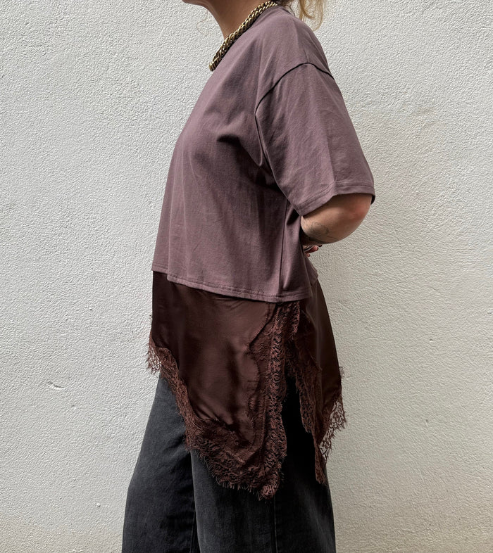 Chocolate Lace Hem Tee – By Frankie