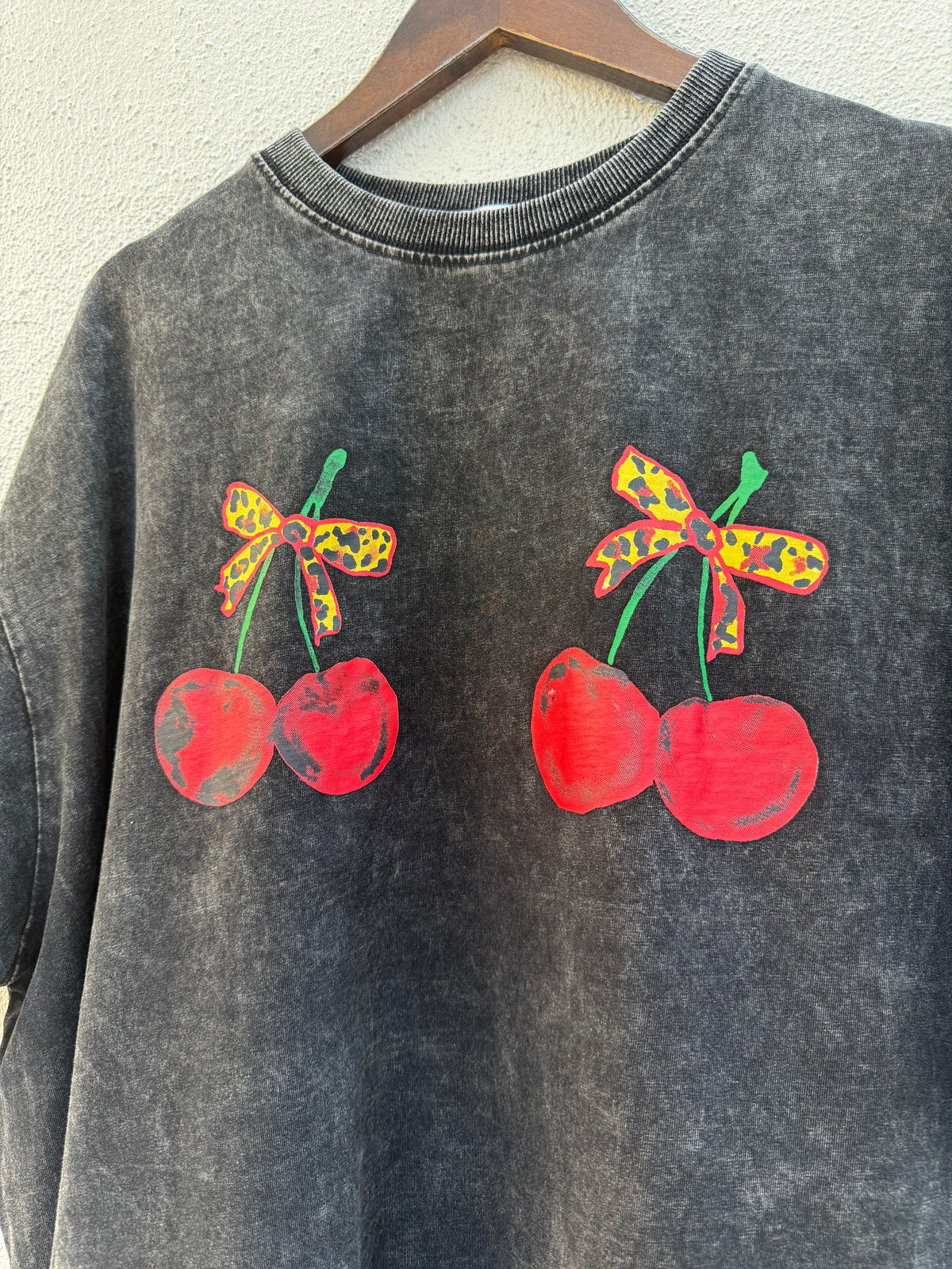 Washed Black Vintage Bow & Cherry Graphic Tee – By Frankie